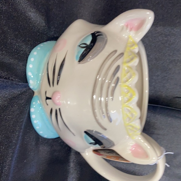 Off white cat face with light yellow crown pet lover mug  16 oz - Picture 5 of 11